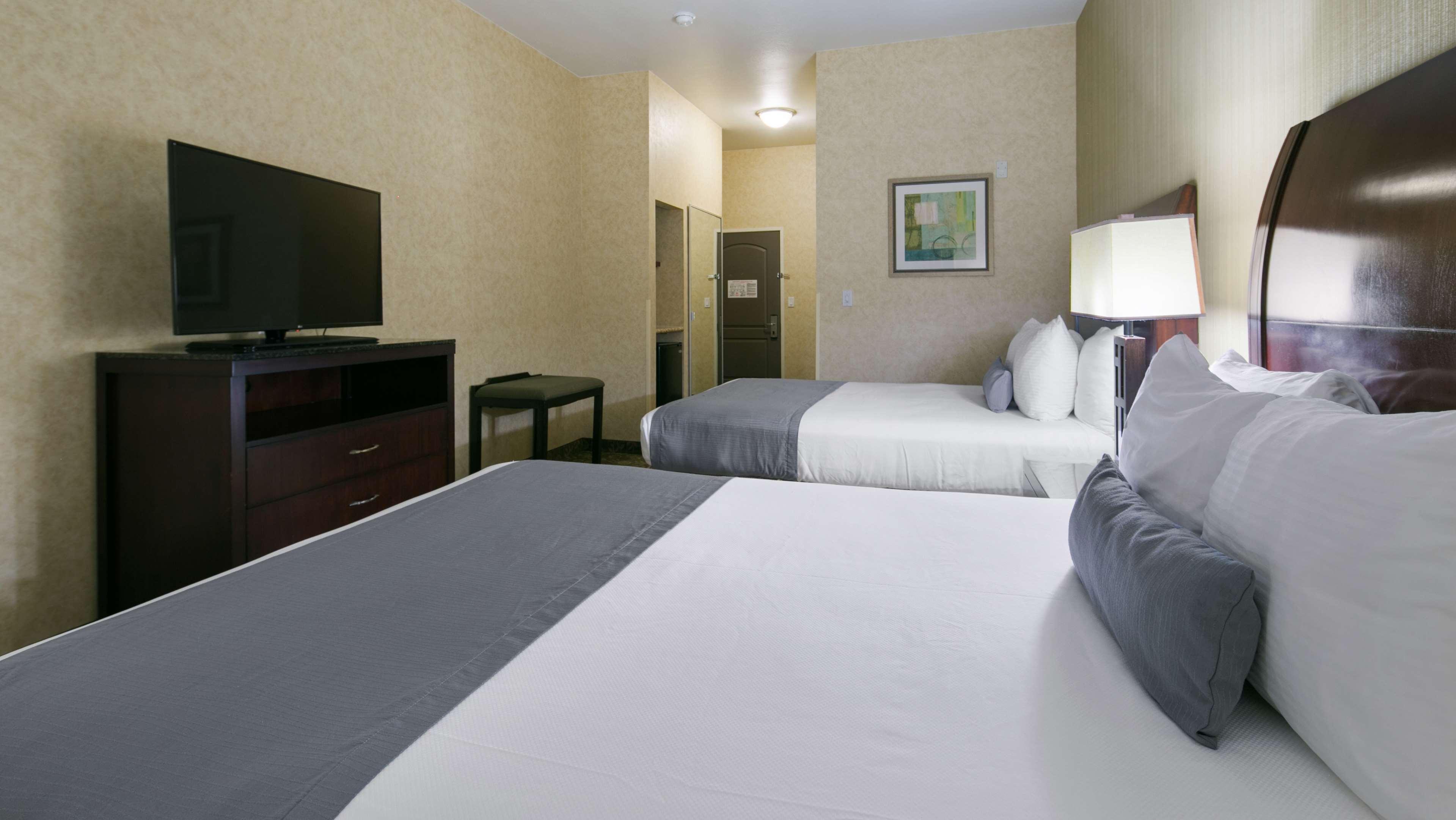 Best Western Plus Wasco Inn & Suites Εξωτερικό φωτογραφία