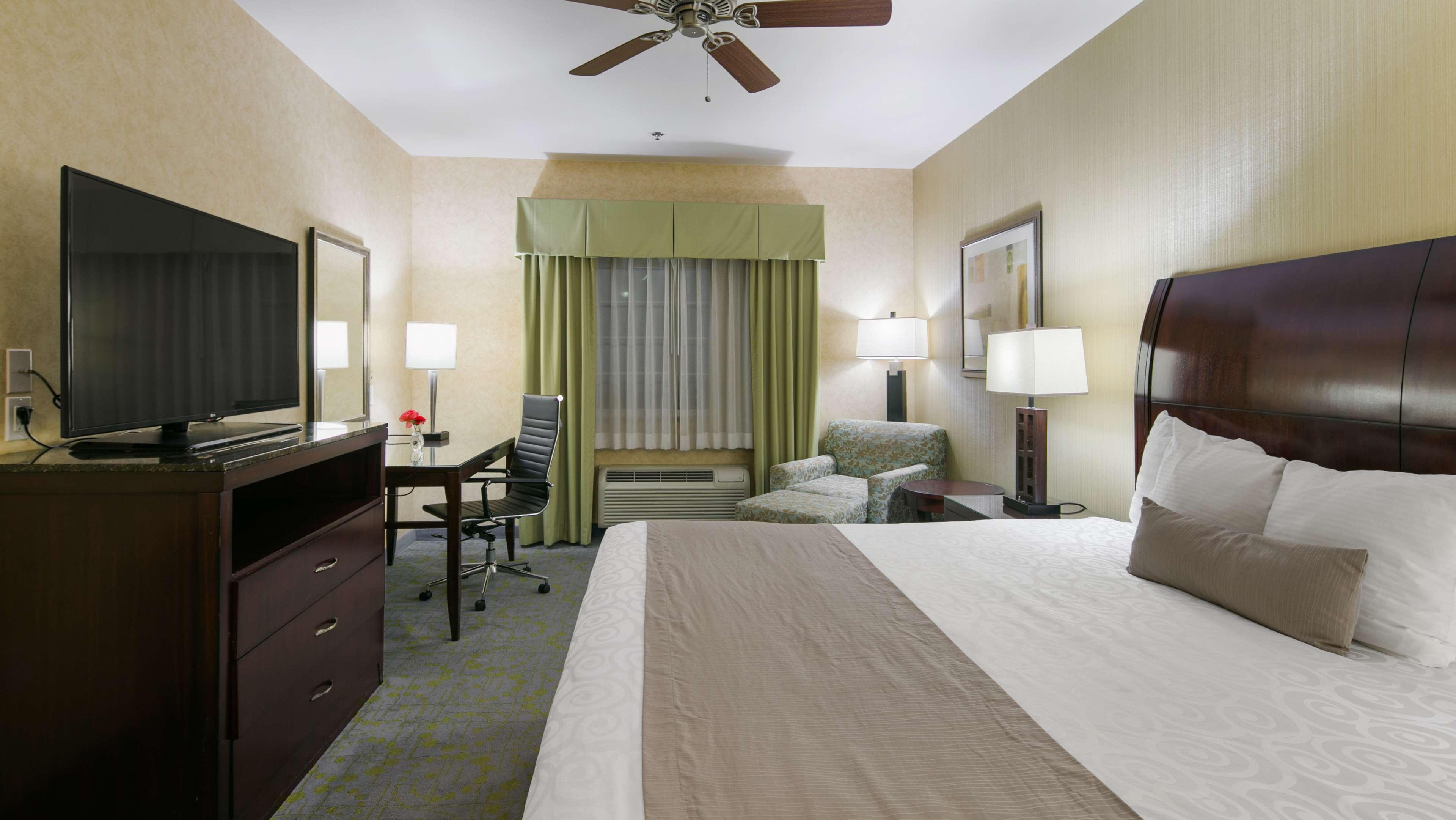 Best Western Plus Wasco Inn & Suites Εξωτερικό φωτογραφία