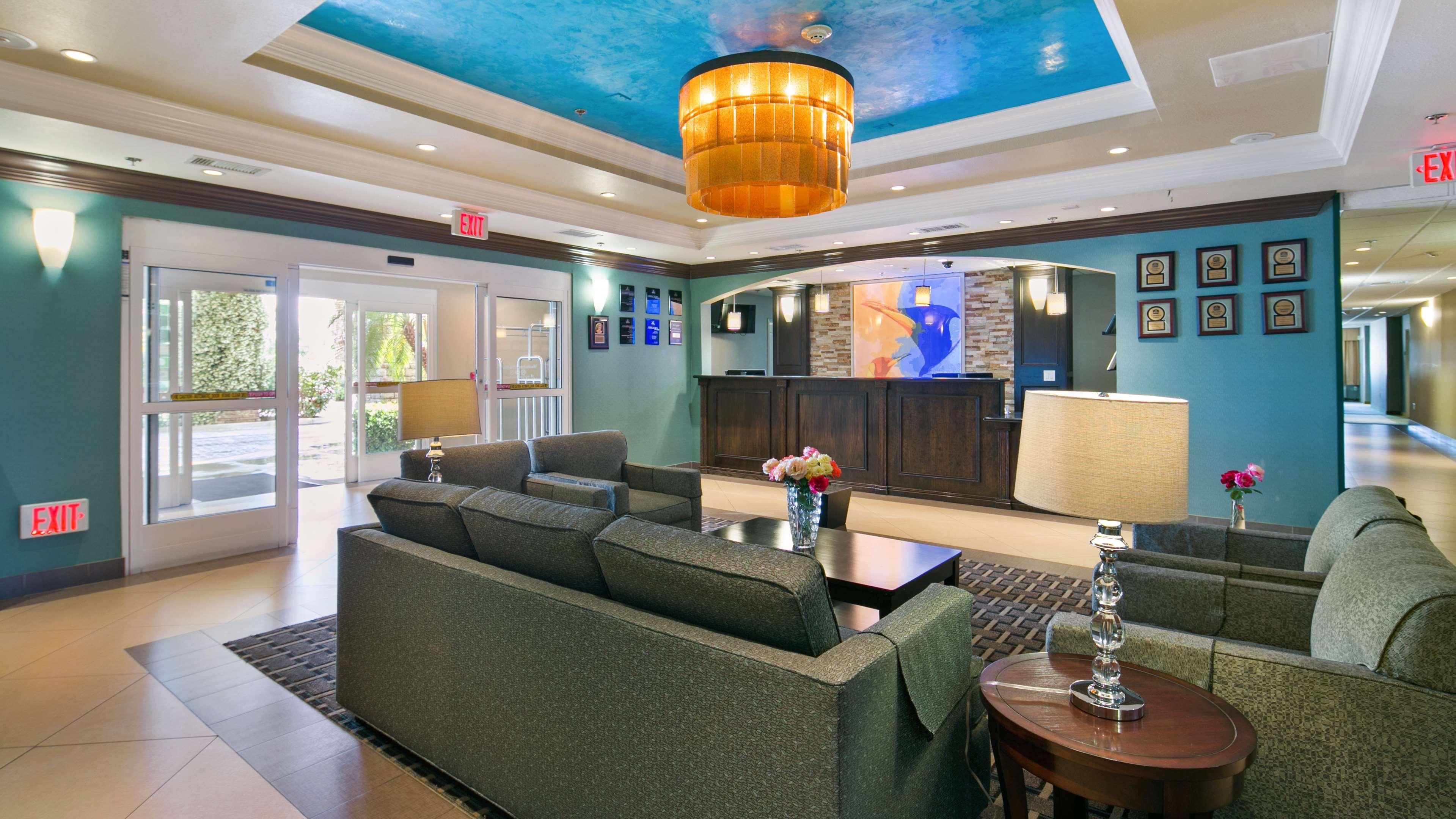 Best Western Plus Wasco Inn & Suites Εξωτερικό φωτογραφία