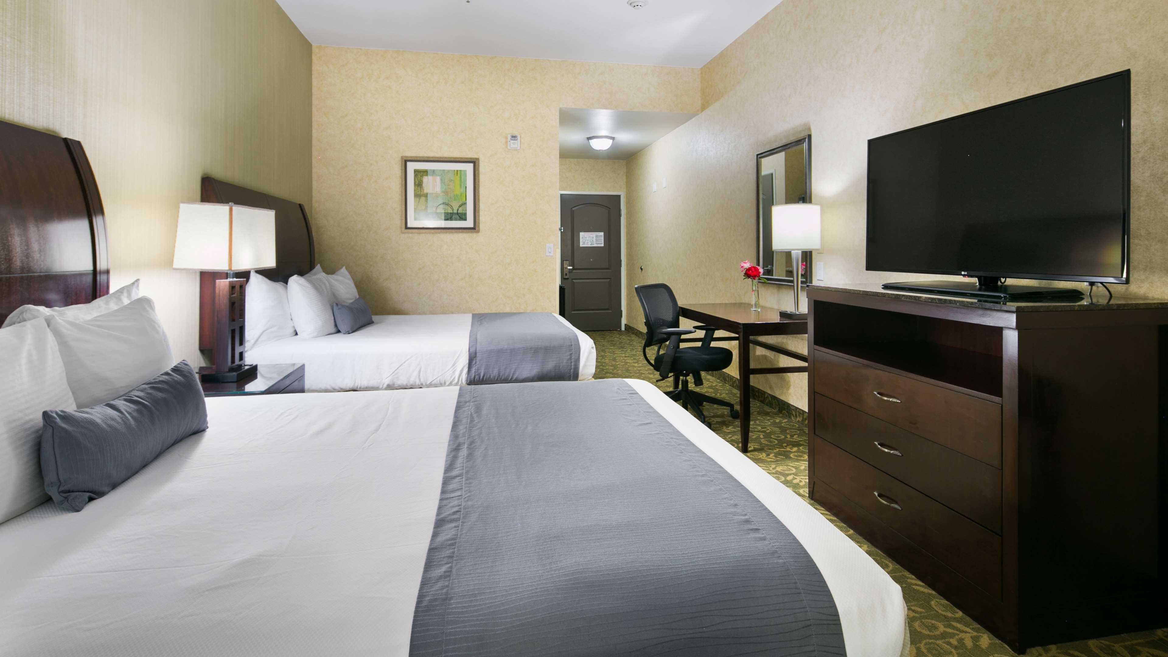 Best Western Plus Wasco Inn & Suites Εξωτερικό φωτογραφία