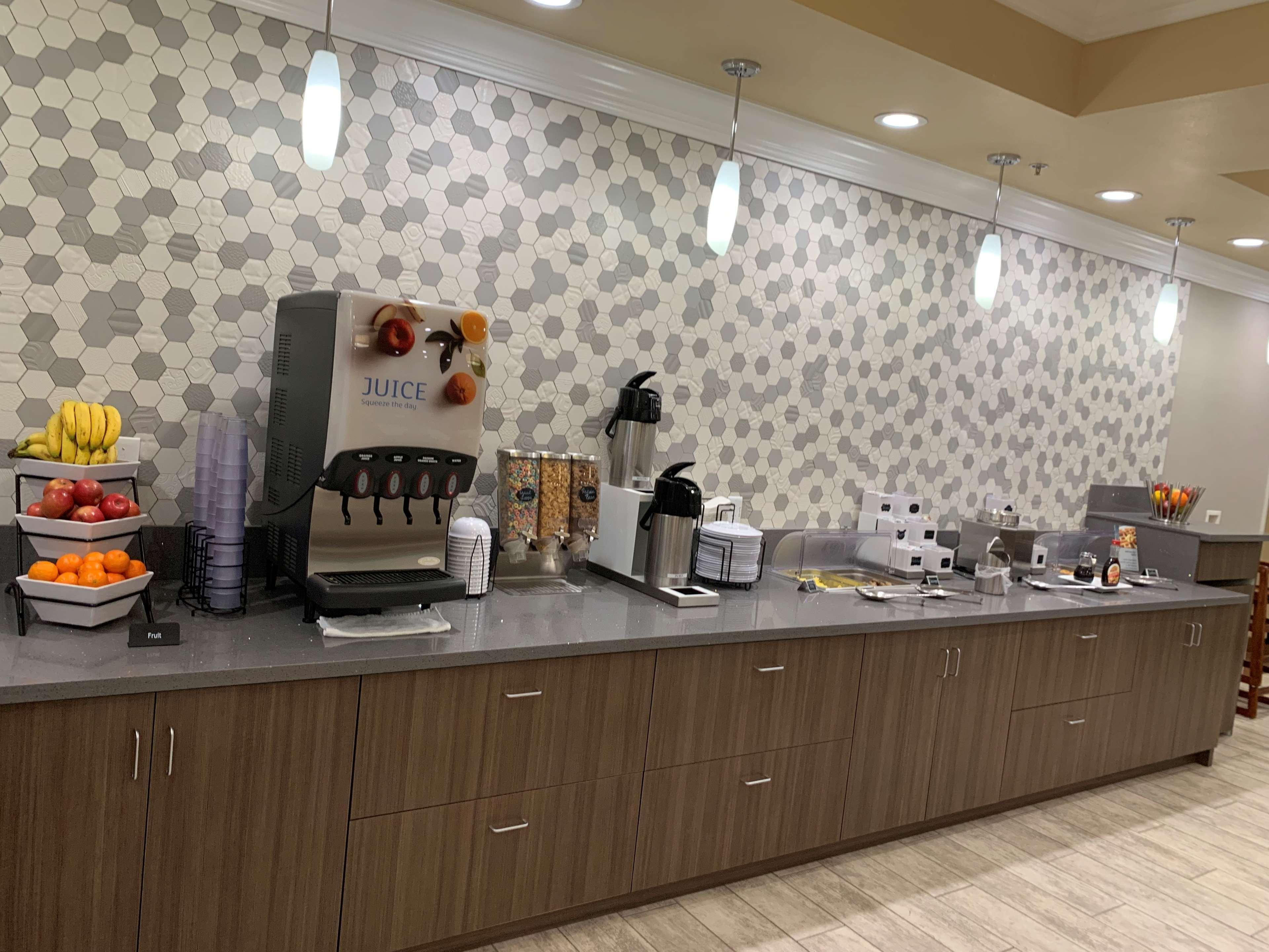 Best Western Plus Wasco Inn & Suites Εξωτερικό φωτογραφία