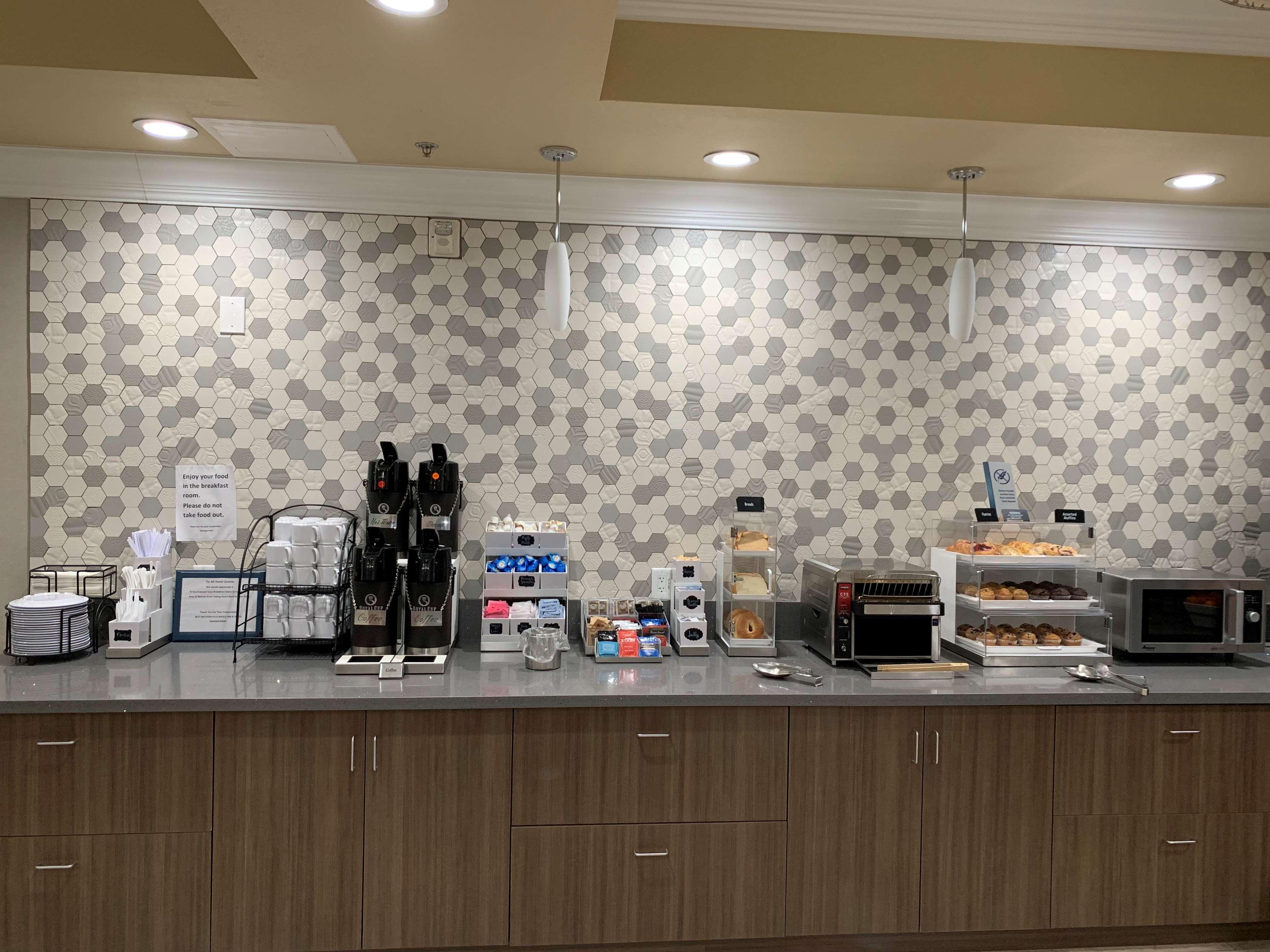 Best Western Plus Wasco Inn & Suites Εξωτερικό φωτογραφία