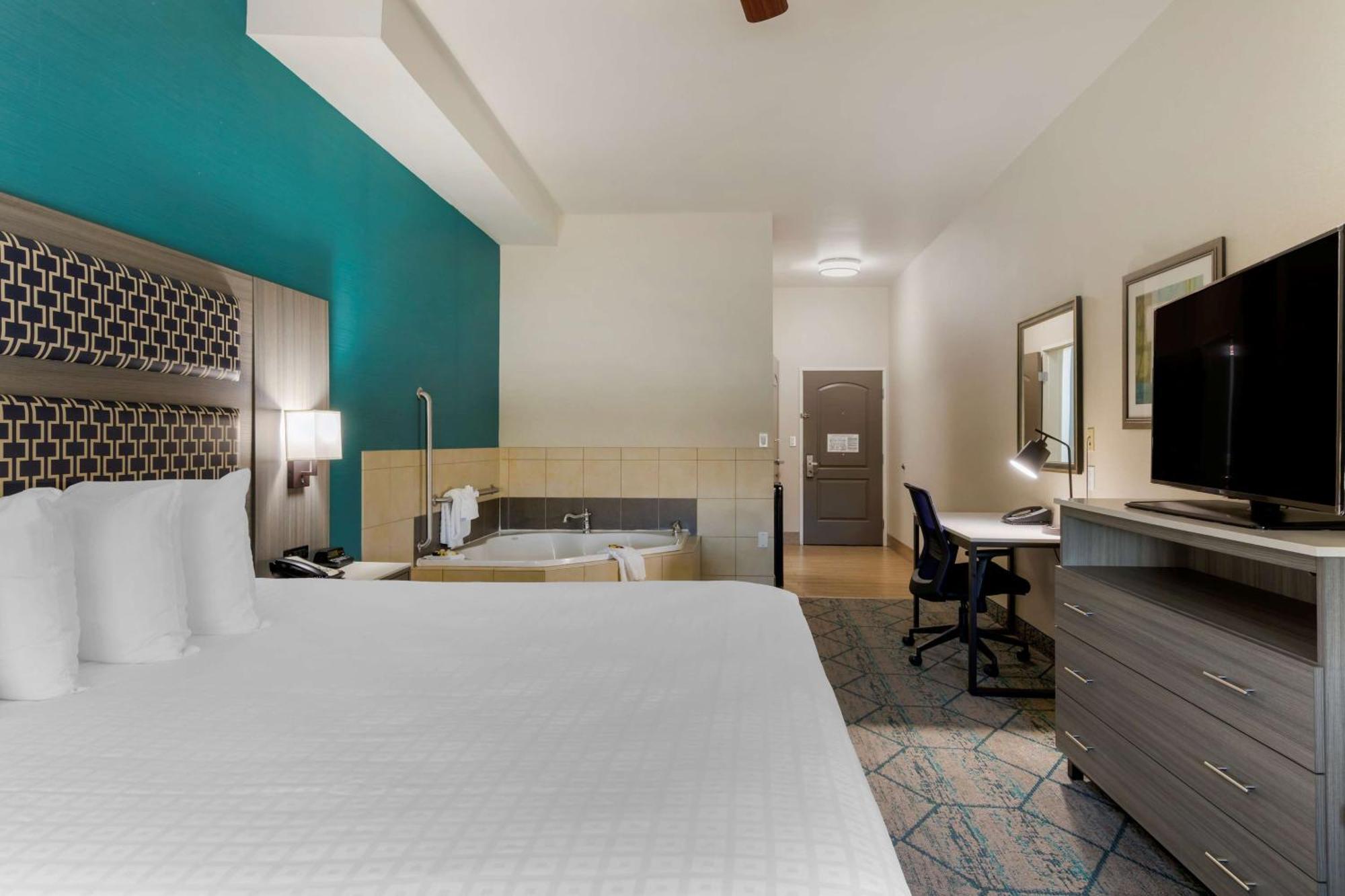 Best Western Plus Wasco Inn & Suites Εξωτερικό φωτογραφία