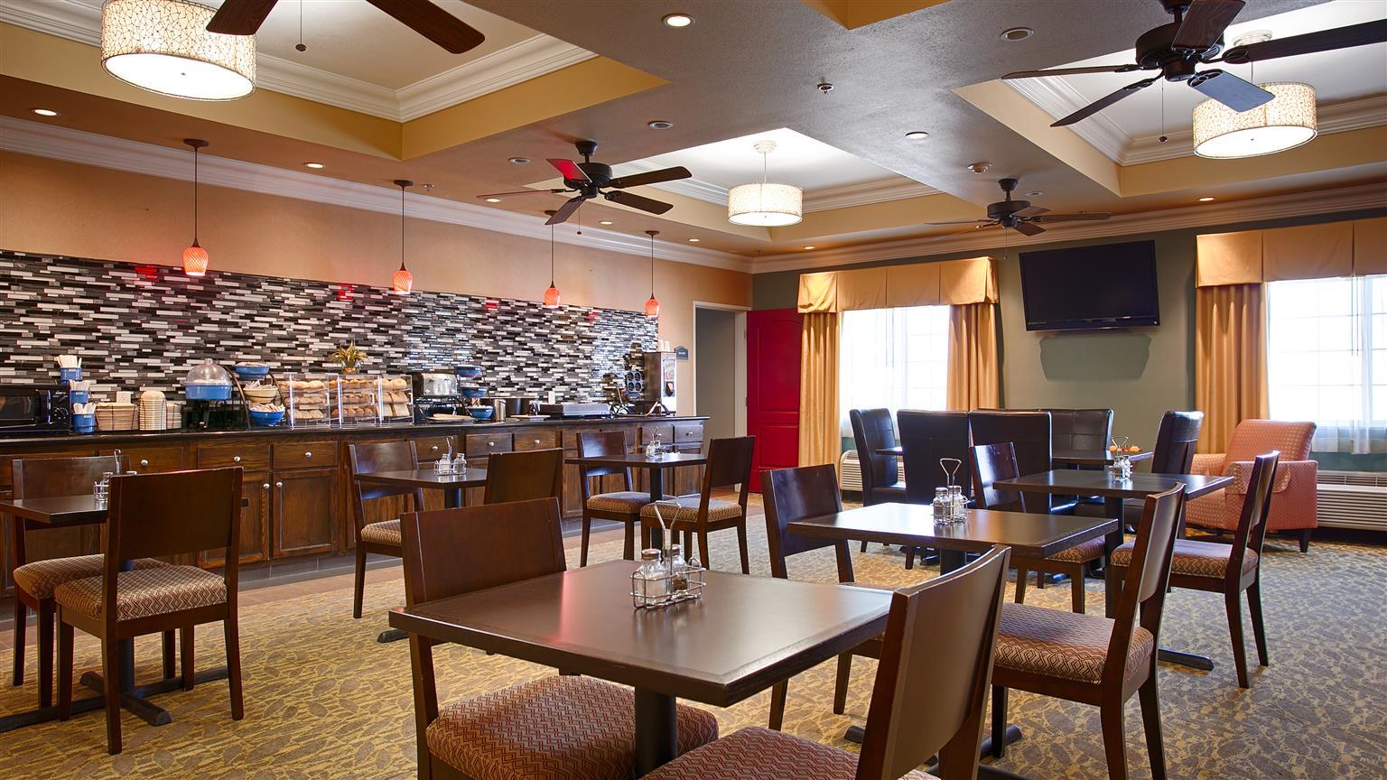 Best Western Plus Wasco Inn & Suites Εξωτερικό φωτογραφία